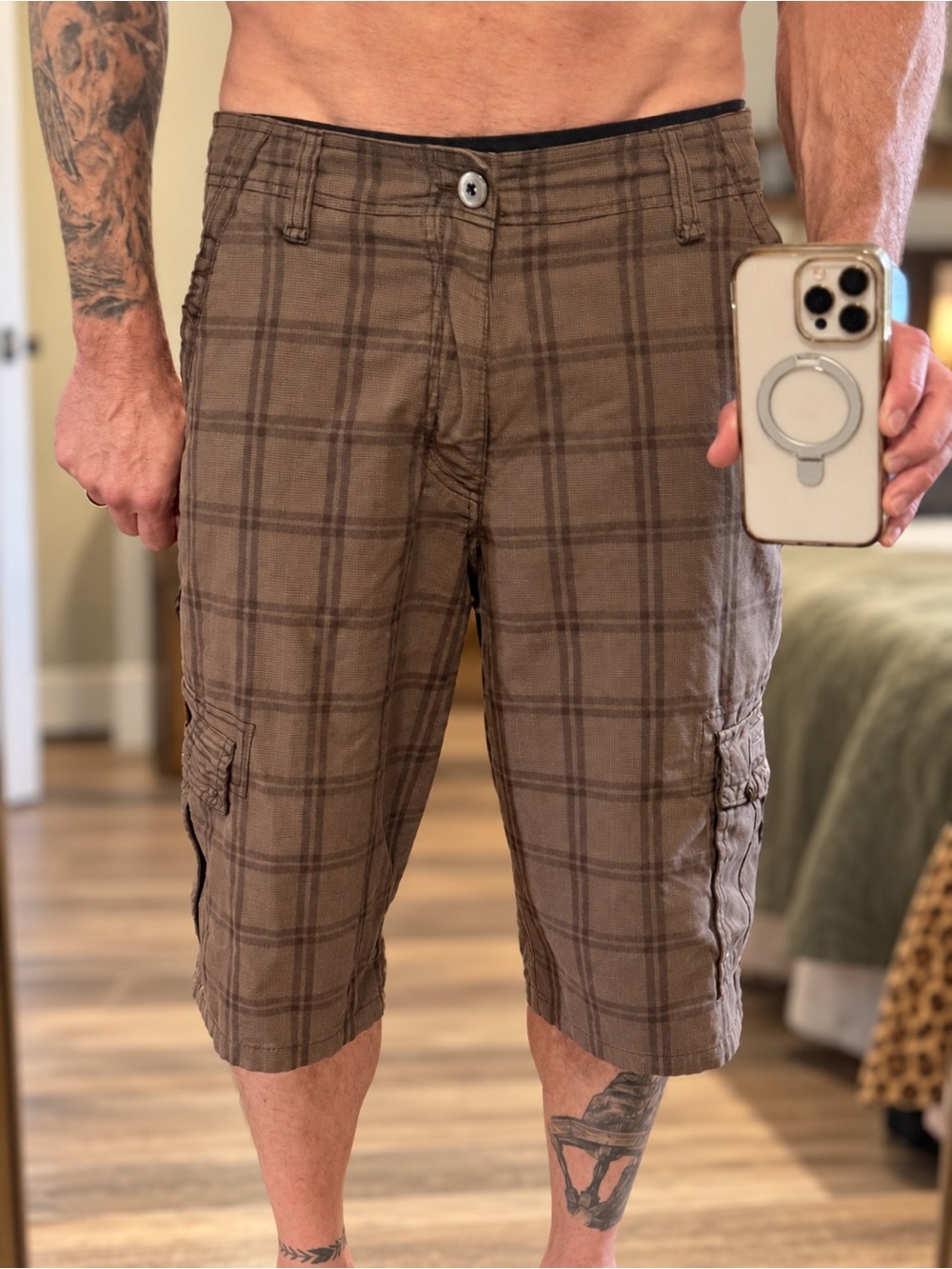Micros Men’s Plaid Cargo Shorts Brown 34x30 Long Knee Length
